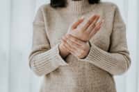 Découvrez des conseils simples et efficaces à prendre en compte pour soulager l'inflammation des articulations © interstid, Adobe Stock